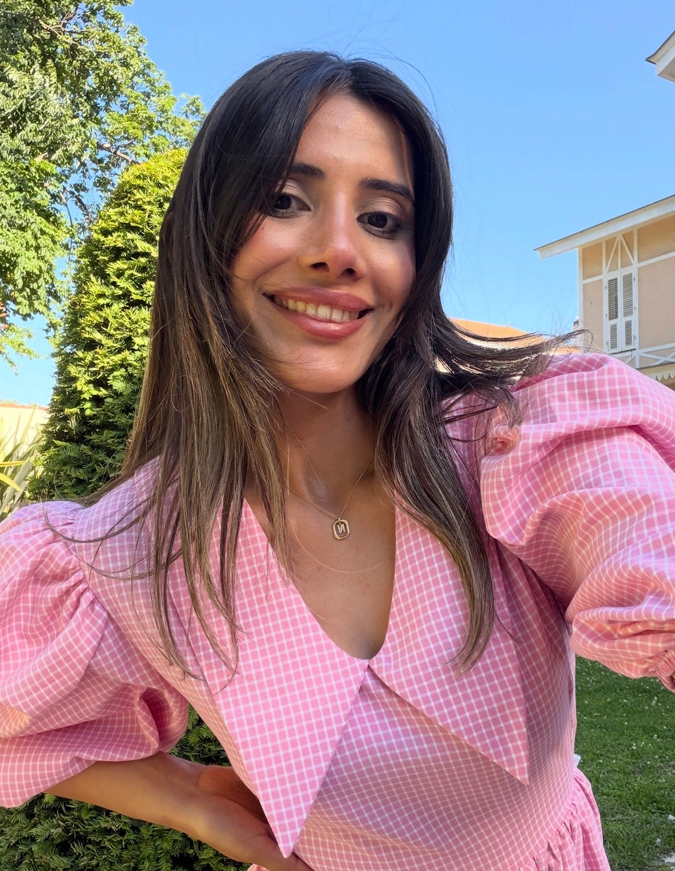 Pembe Yakalı Elbise
