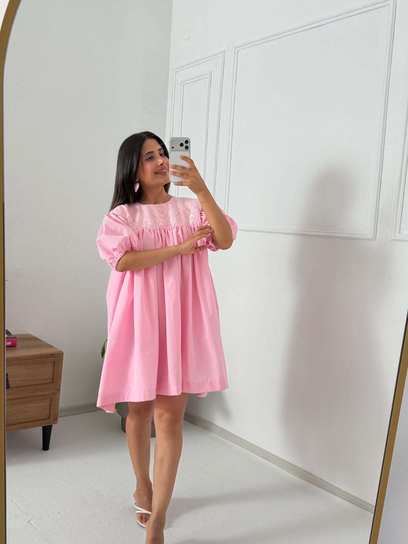 NUTLA PEMBE ELBİSE